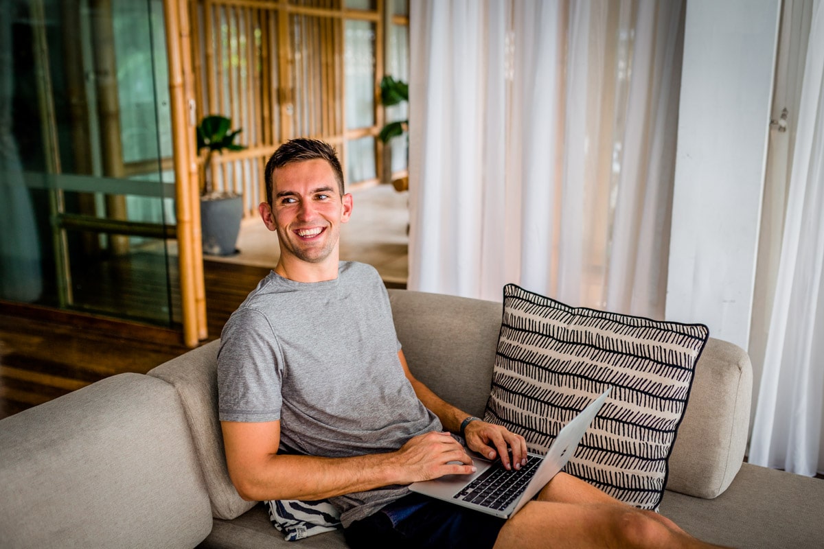 나와 함께 일하십시오