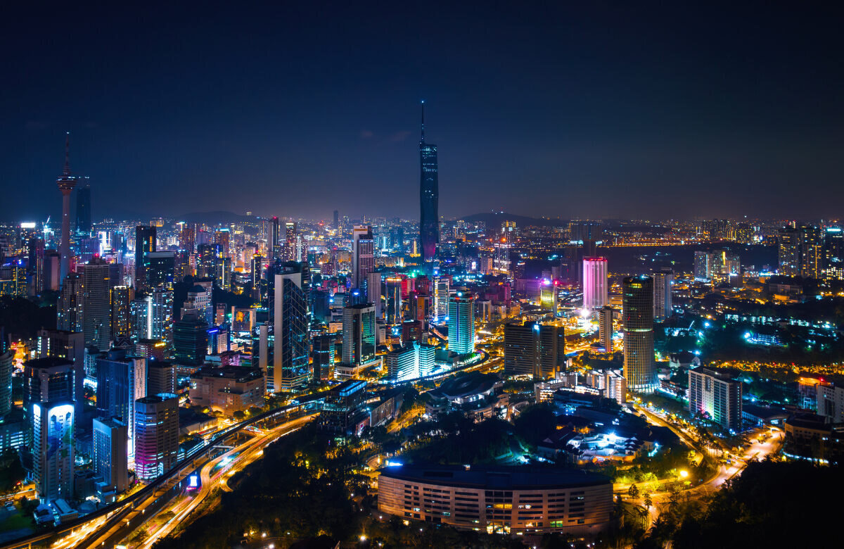 밤에 쿠알라 룸푸르에서 할 12 가지 놀라운 일 (2025)