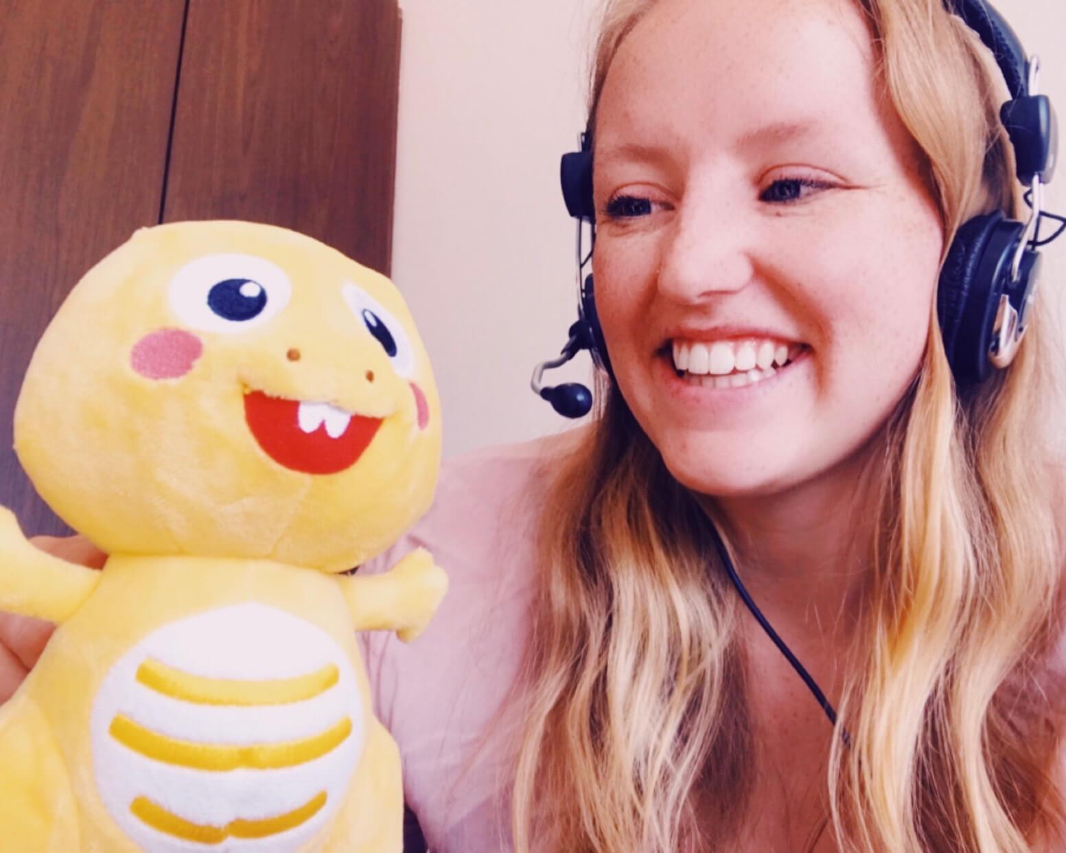 해외 인터뷰 : 4 월과 함께 온라인 영어 교육