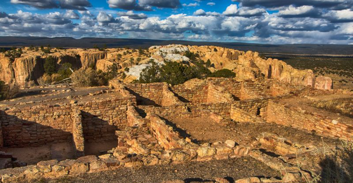 13 뉴 멕시코의 고대 유적은 당신의 삶에서 적어도 한 번 볼 필요가 있습니다.