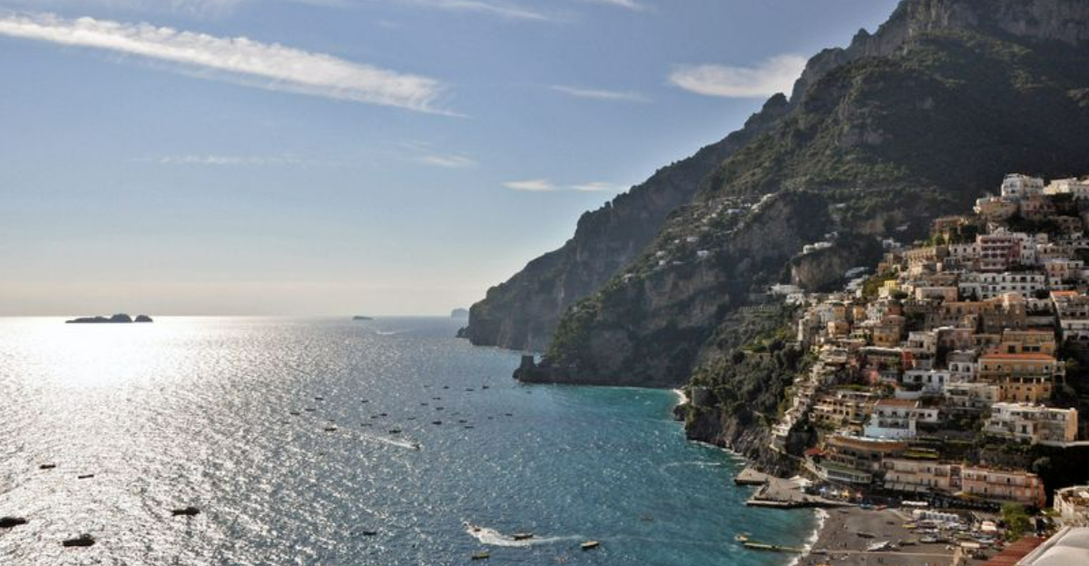 나는 Amalfi Coast를 여러 번 방문했습니다. 이곳에서 관광객들이 탐험하는 동안 피해야 할 7 가지 실수가 있습니다.