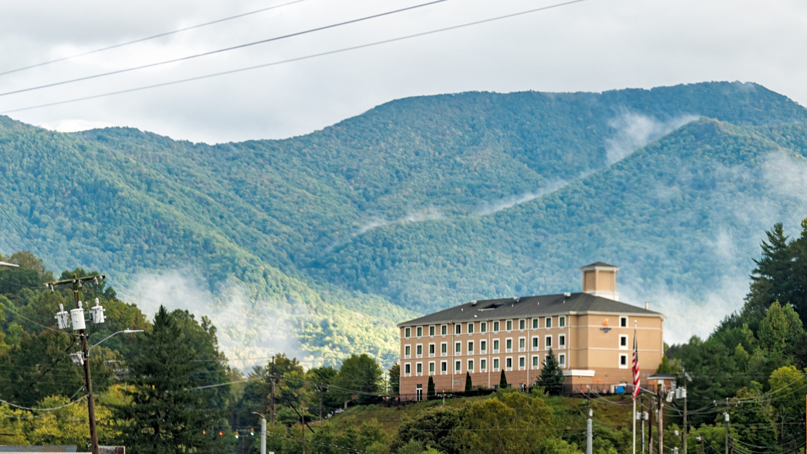 노스 캐롤라이나의 자연의 아름다움을 즐길 수있는 작은 산악 마을
